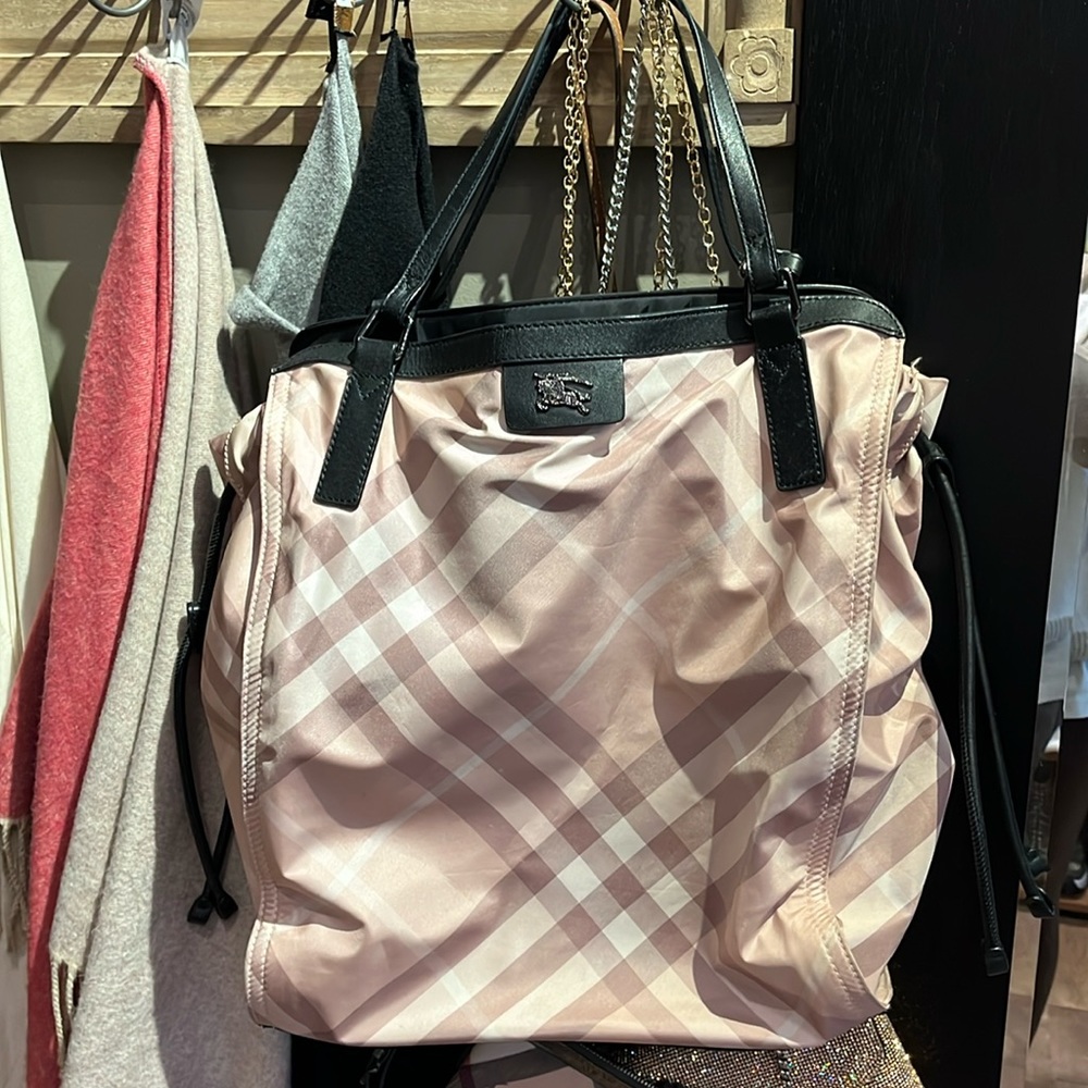 Burberry Bag. Good condition. See photos Littles stains.